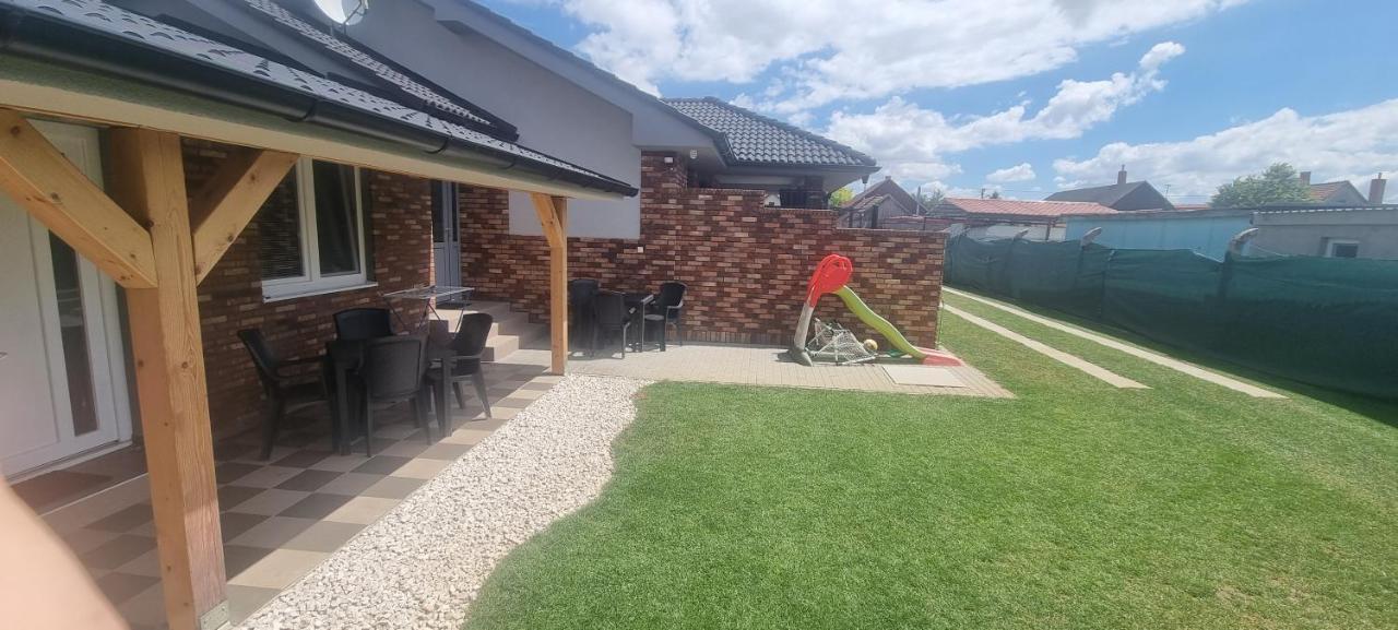 Alexej Apartmany Veľký Meder Екстериор снимка